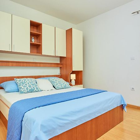 Apartments Zelic Tucepi Luaran gambar
