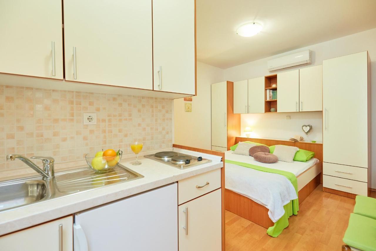 Apartments Zelic Tucepi Bilik gambar