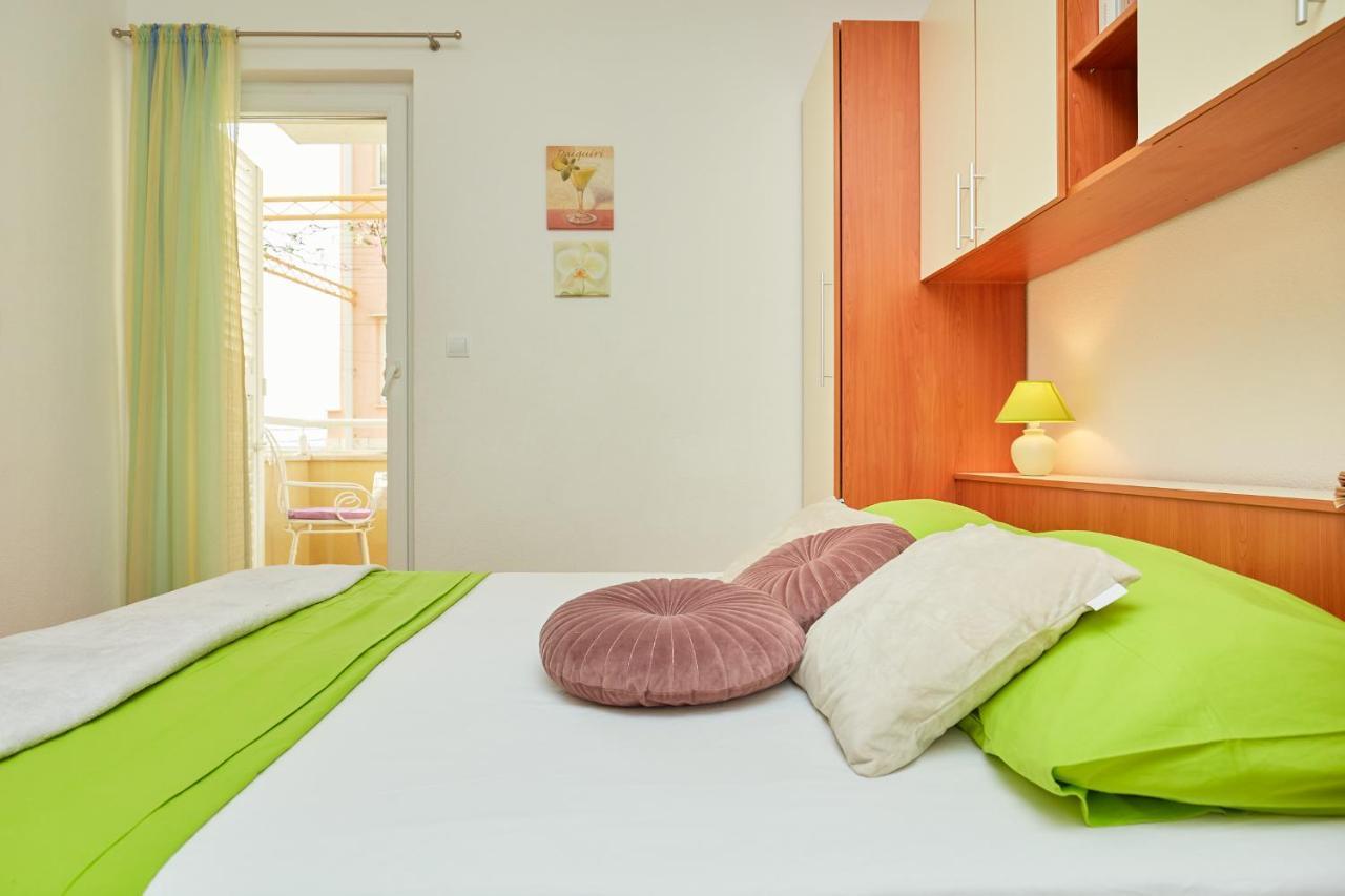 Apartments Zelic Tucepi Bilik gambar