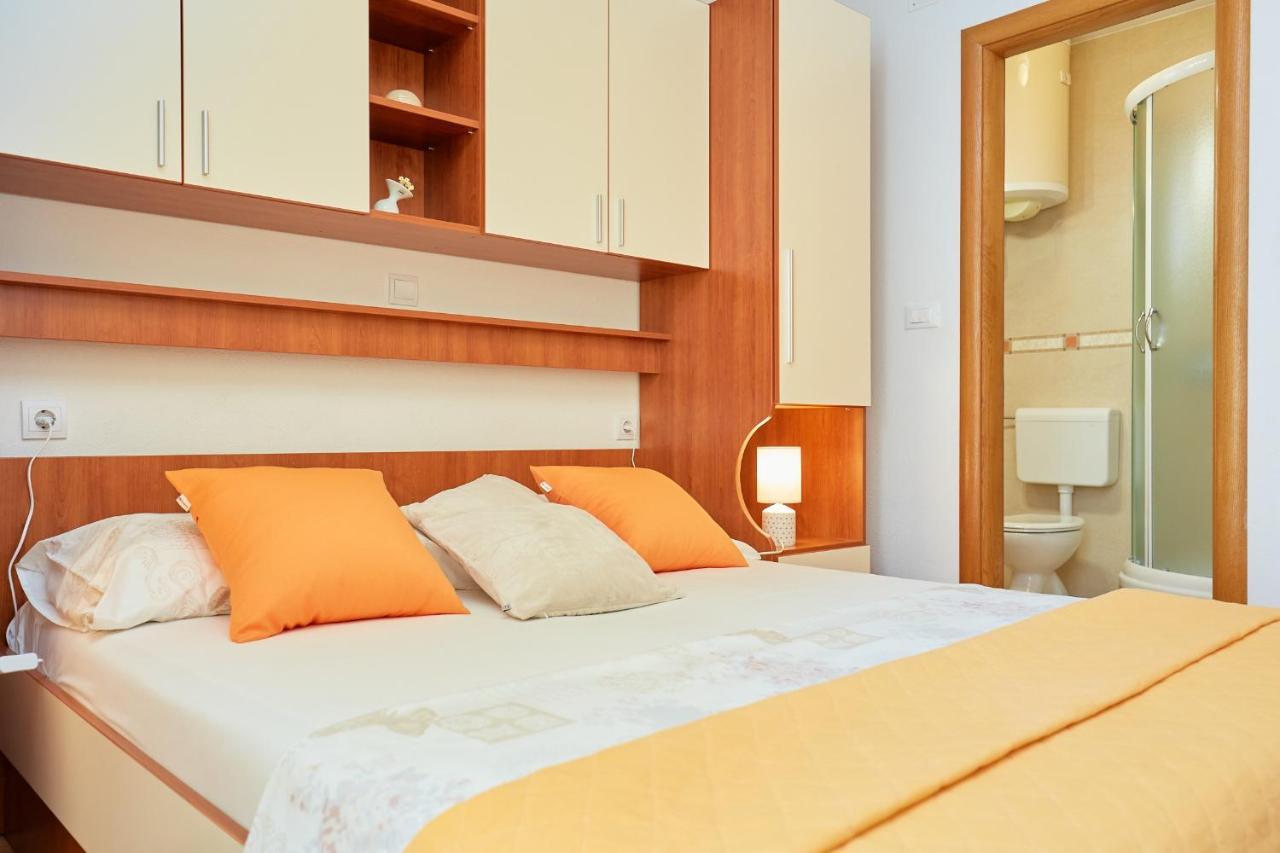 Apartments Zelic Tucepi Bilik gambar