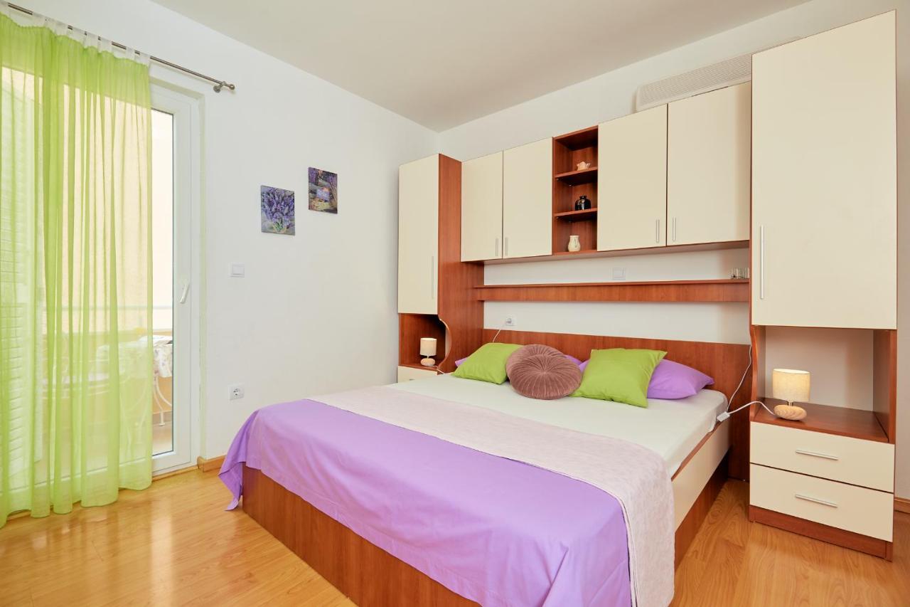 Apartments Zelic Tucepi Bilik gambar