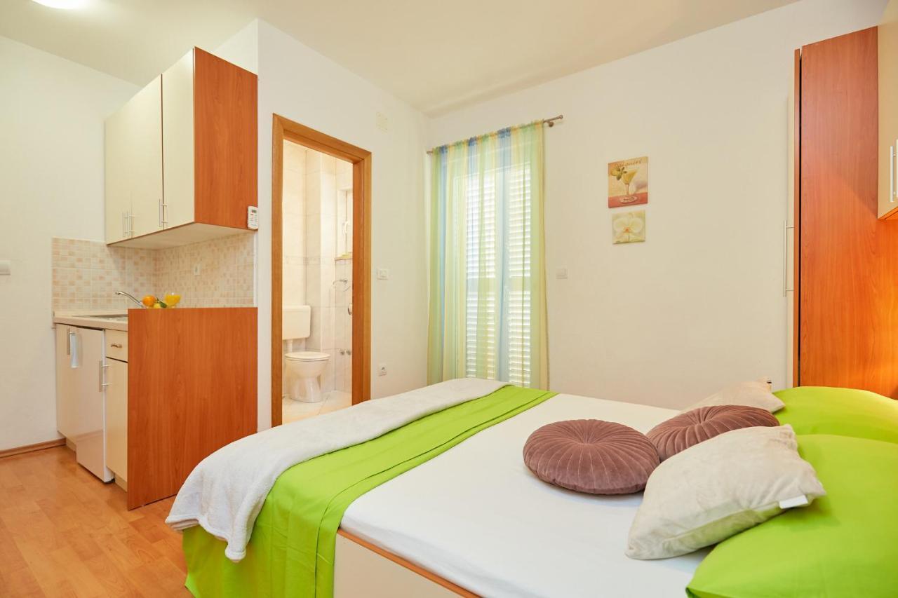 Apartments Zelic Tucepi Bilik gambar