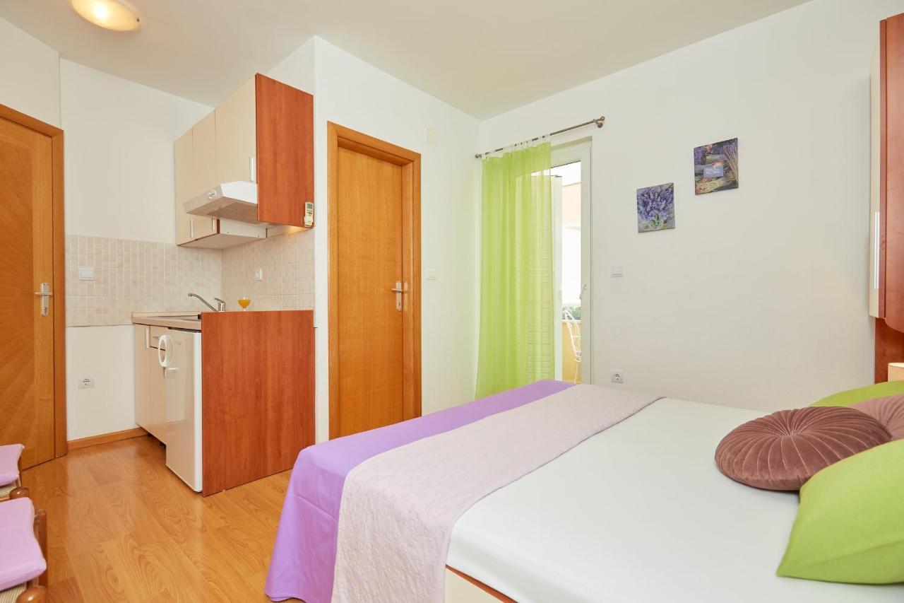 Apartments Zelic Tucepi Bilik gambar