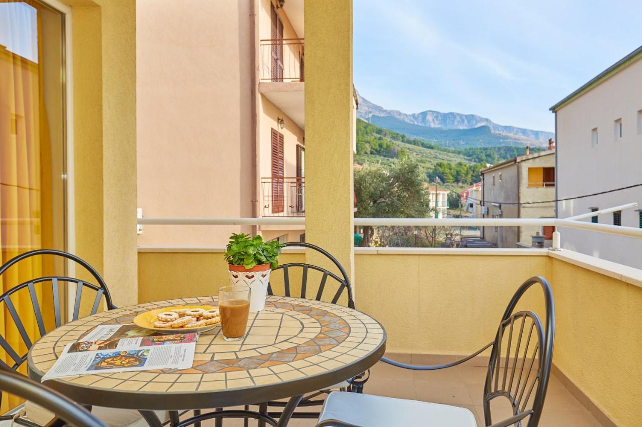 Apartments Zelic Tucepi Luaran gambar