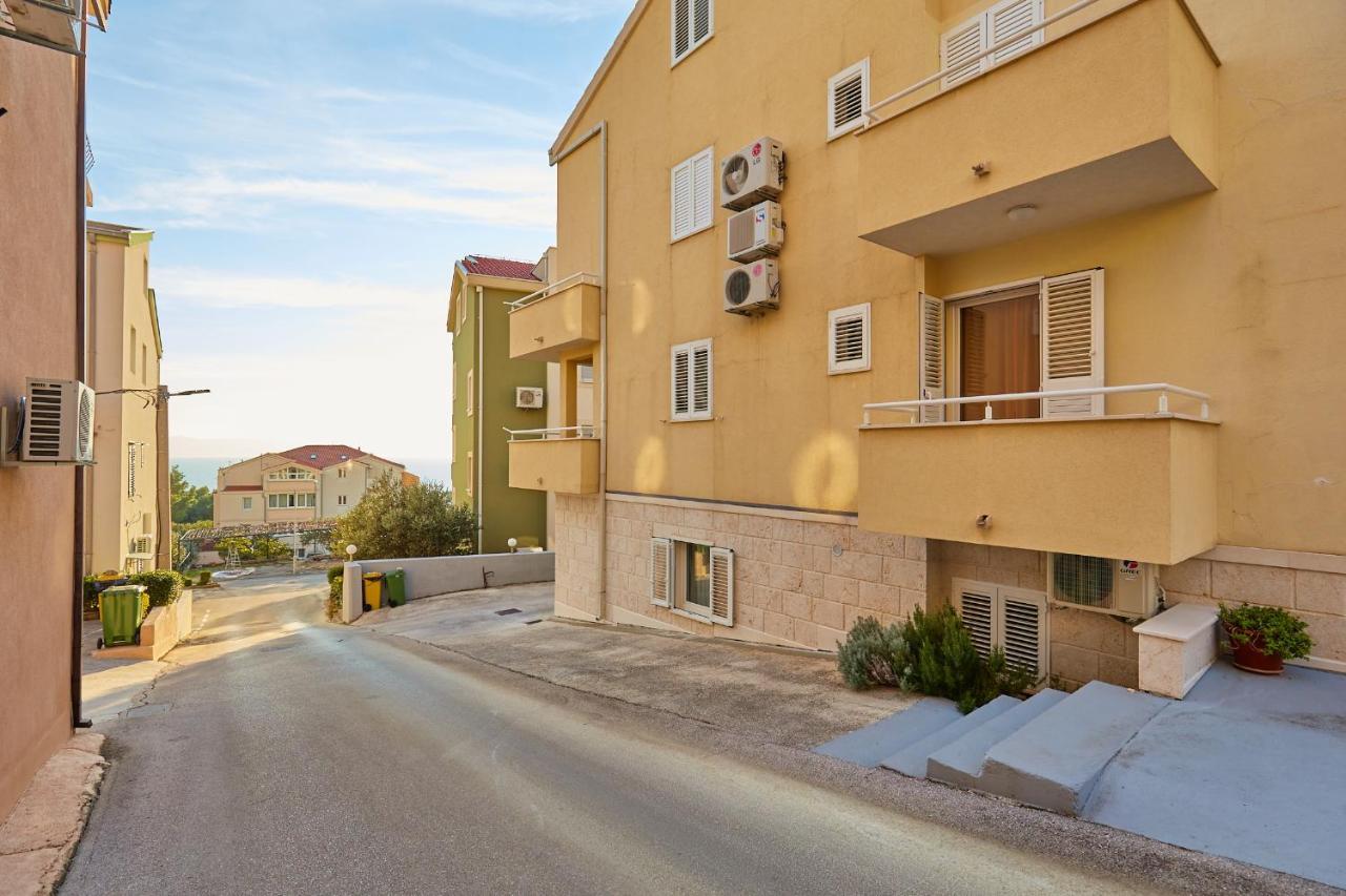 Apartments Zelic Tucepi Luaran gambar